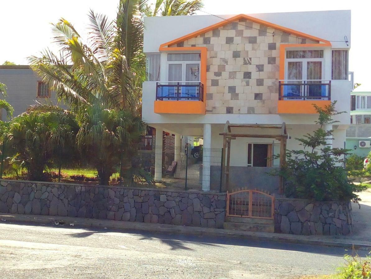 Chez Clenya Guesthouse La Ferme Экстерьер фото
